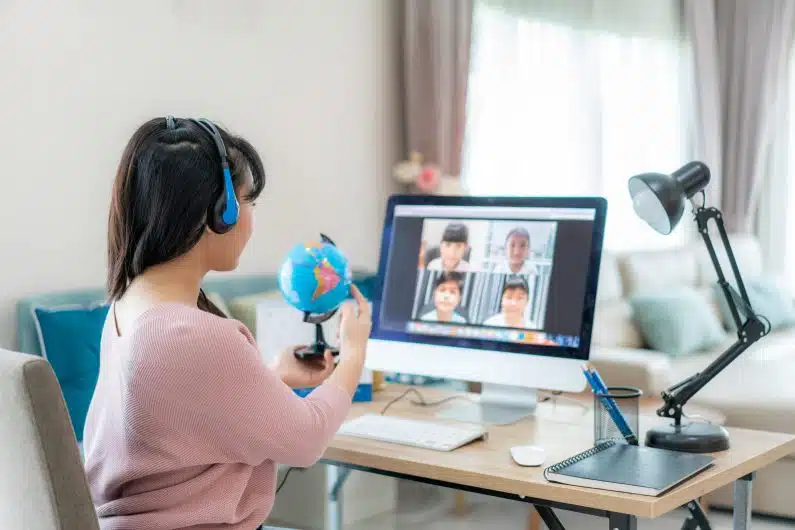 What internet speed do I need to teach English online?