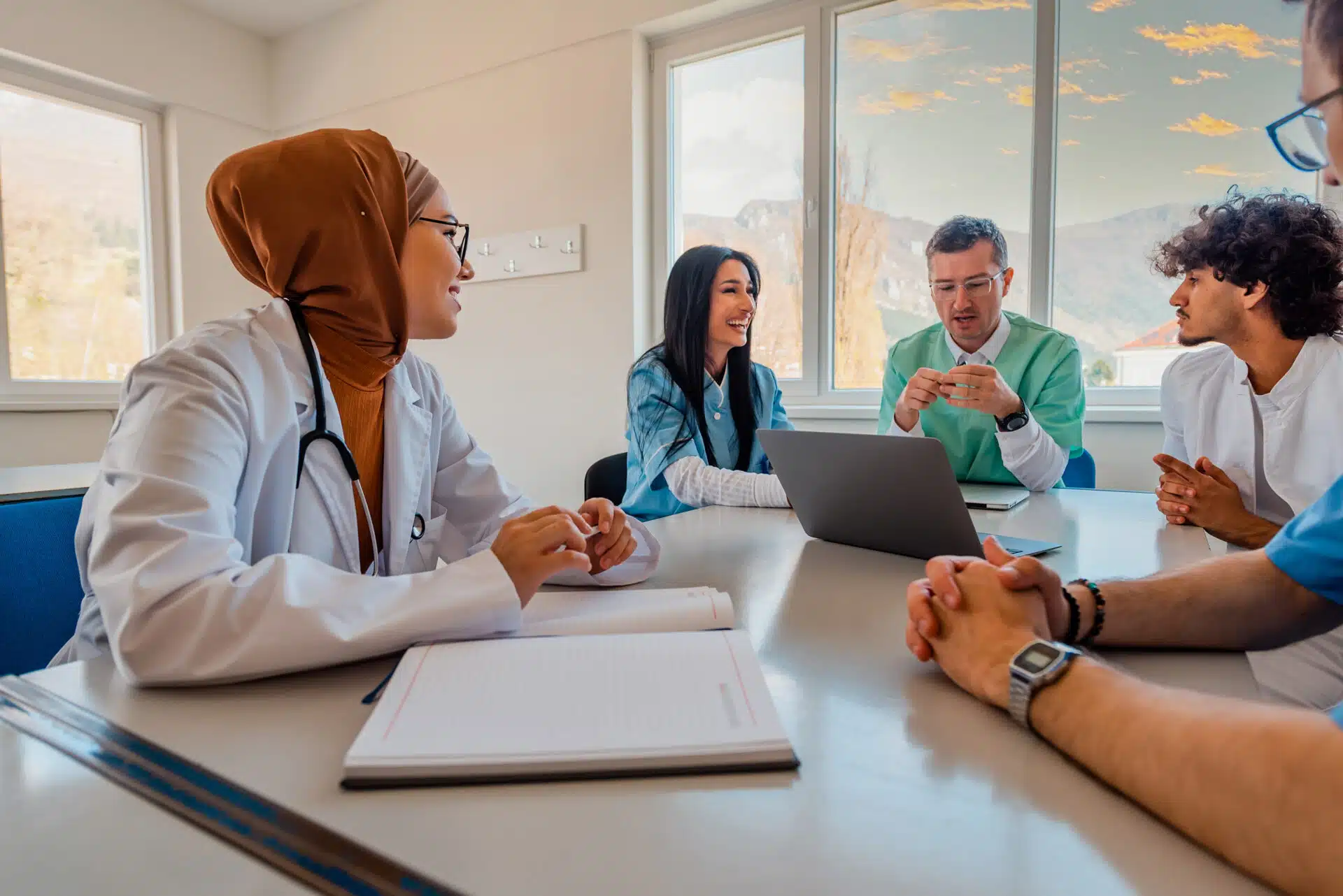 Adults learners in an ESP English for Specific Purposes class - English for Medicine