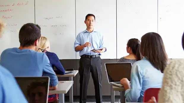 TEFL Course Online VS Classroom