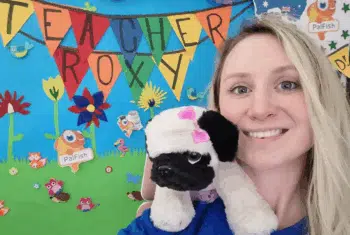 online teaching background Roxy