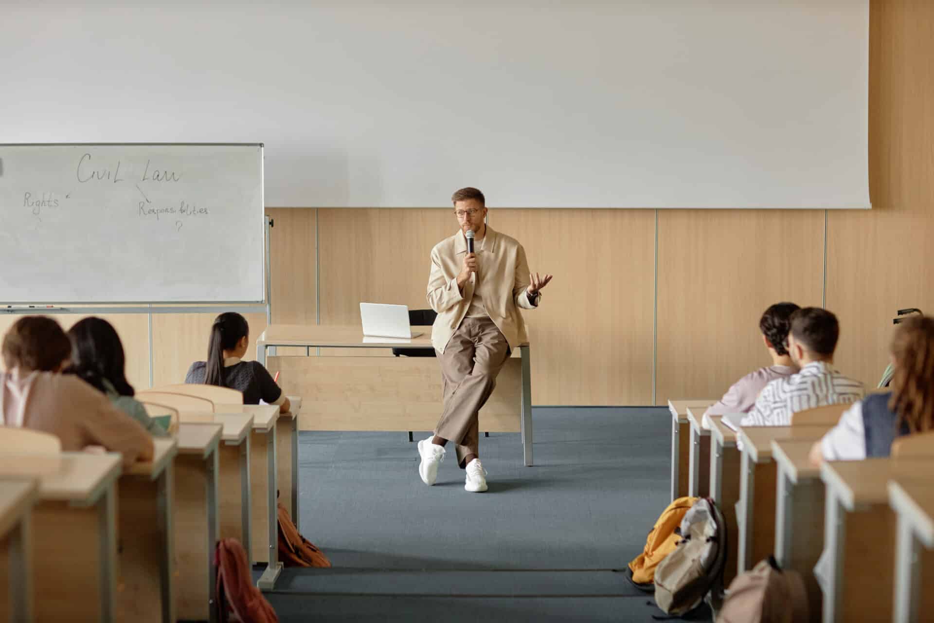 A TEFL teacher in a  university teaching Academic English