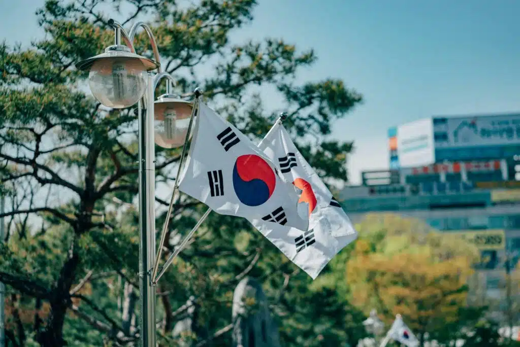 saving money south korea