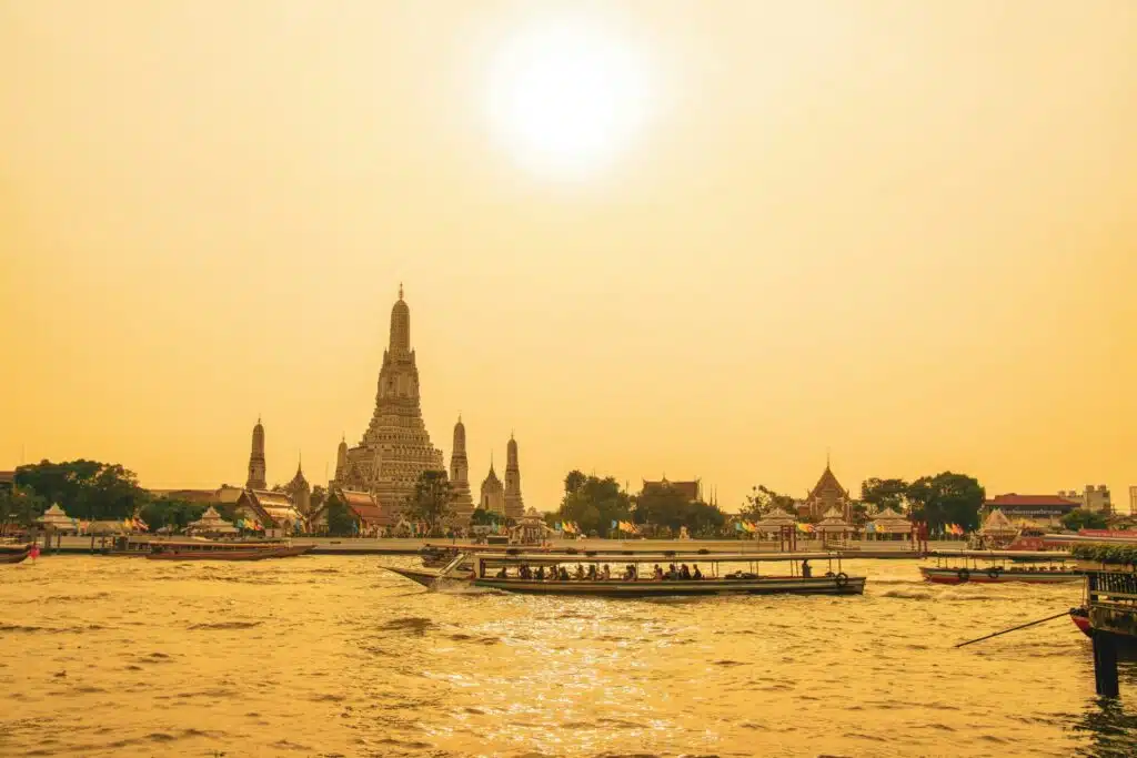 teaching english in bangkok