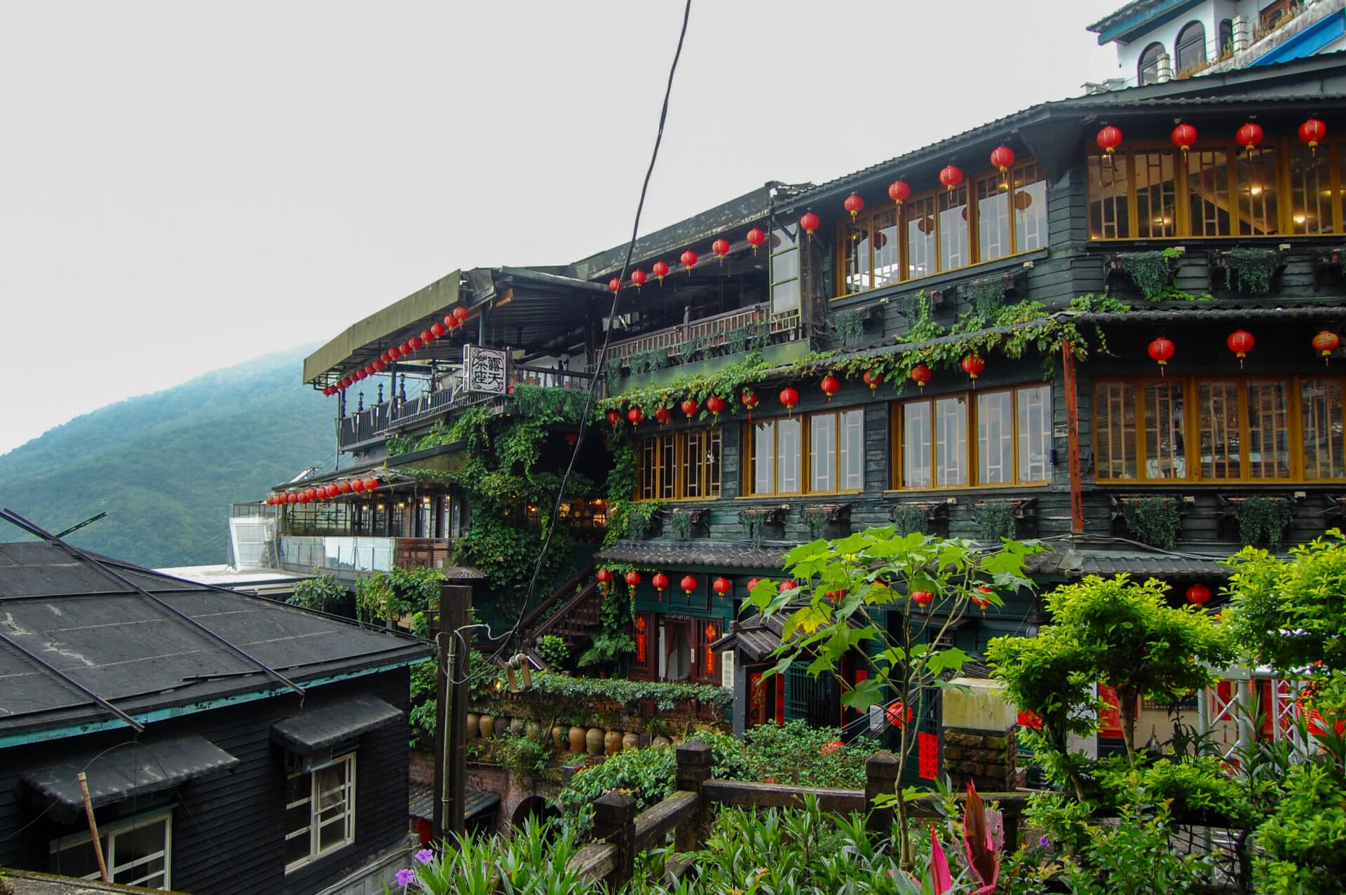 MattPerlie Taiwan A Mei Tea House Jiufen mountain village