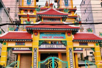 Alumni Taylor Vietnam temple