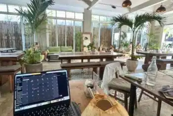 online English teaching setup in a cafe