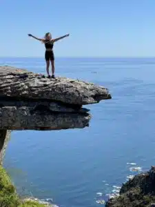 Online ESL teacher on a hike in her free time between lessons