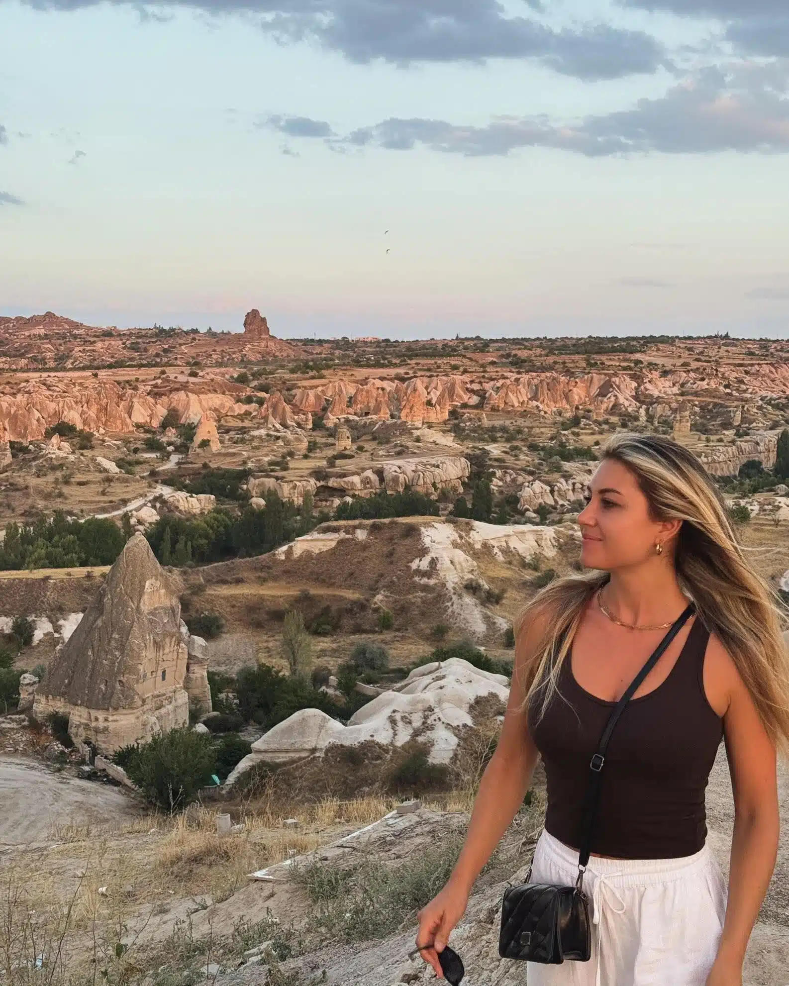 Online TEFL teacher explores mountain in time off, thanks to the flexibility of online teaching